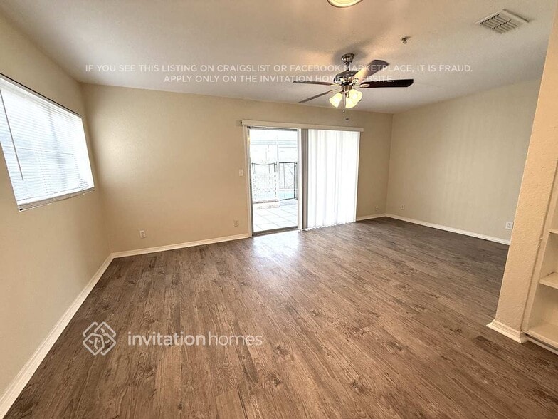 Building Photo - 3253 Little Sound Dr