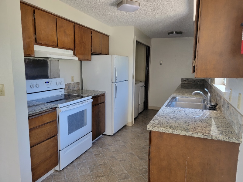 Building Photo - 20667 Antrim Dr