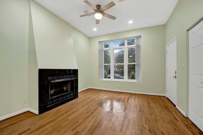 Building Photo - 1329 N Oakley Blvd