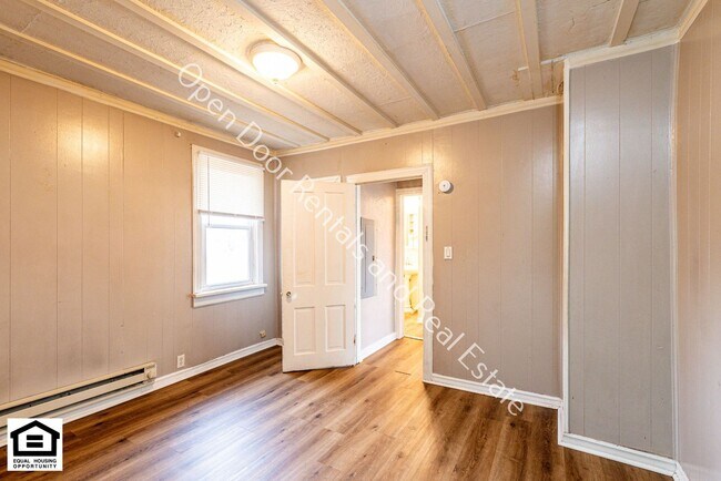 Building Photo - 122 N Grant St