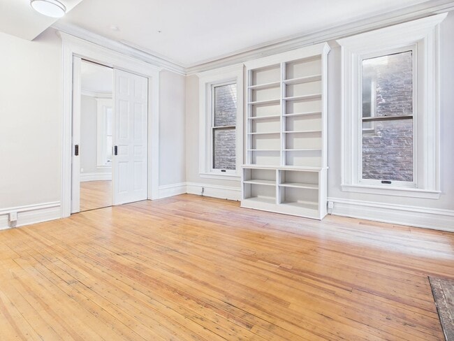 Building Photo - 7 E Franklin St