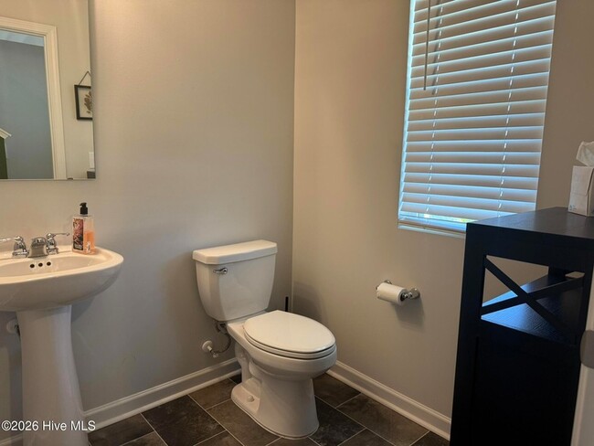 Building Photo - 765 Conductor Ct