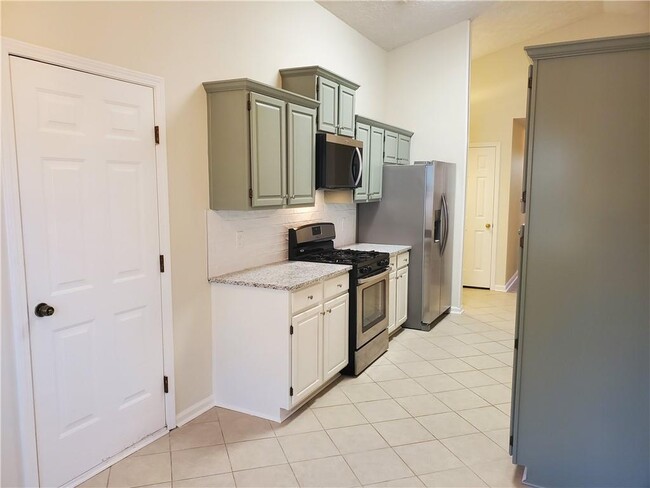 Building Photo - 3113 Waterford Ct