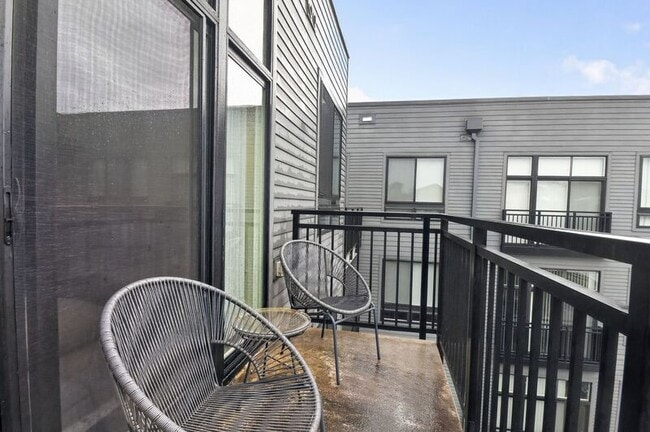 Building Photo - 145 Riverhaven Dr
