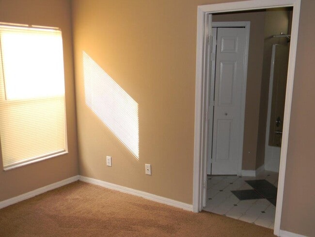 Building Photo - 3 Bed / 2 Bath Home In Orlando - Lockhart