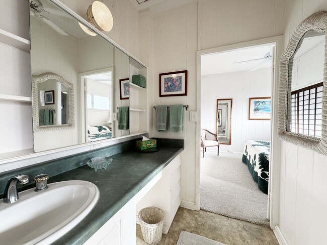 Building Photo - Furnished Kaimalino House Fronting Canal & Overlooking Kailua Bay