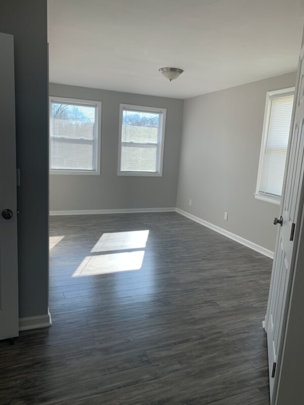 Building Photo - 317 Bonnaridge Dr