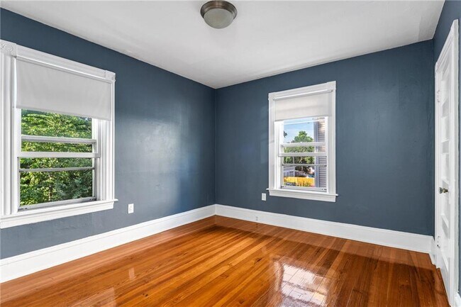 Building Photo - 266 Sayles Ave