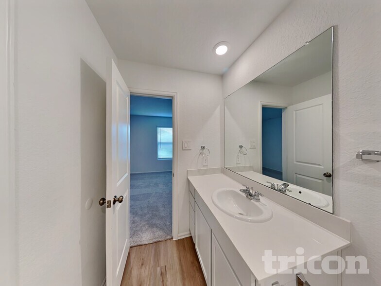 Building Photo - 3214 Holly Stokes Wy