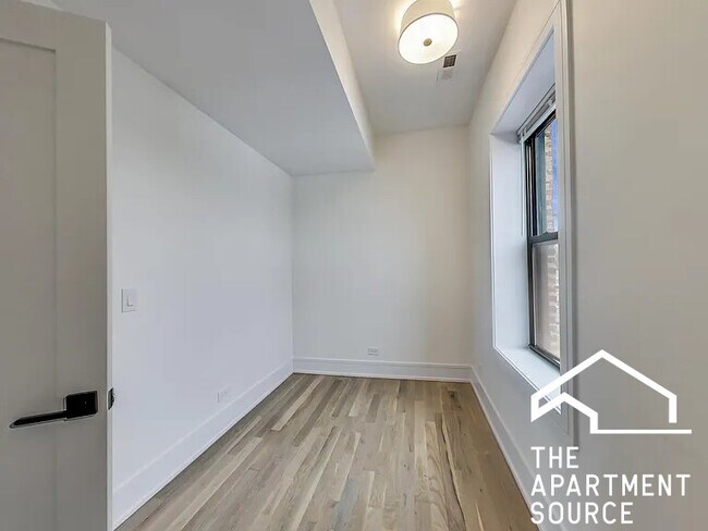 Building Photo - 2551 W Hirsch St
