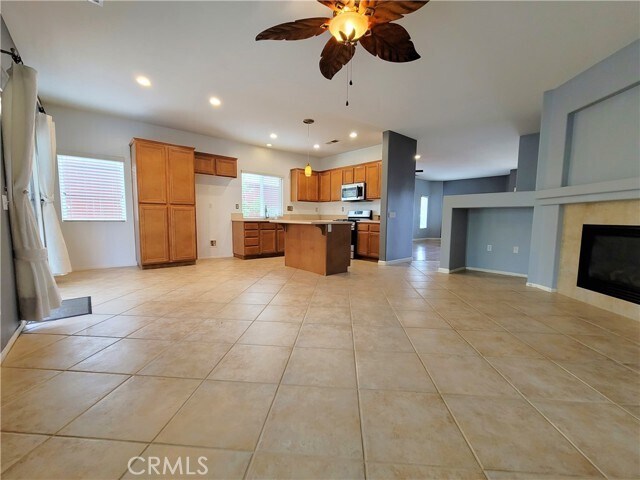 Building Photo - 1331 Silver Torch Dr