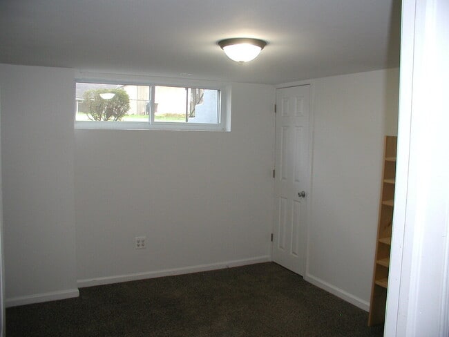 Building Photo - Gorgeous 3 bedroom 2 bath rancher!