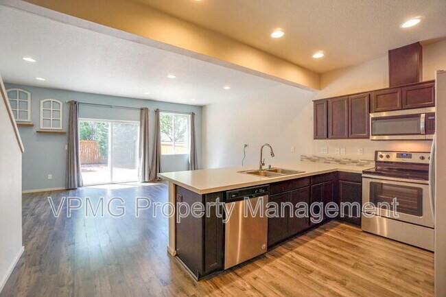 Building Photo - 2116 NE 115th Ct