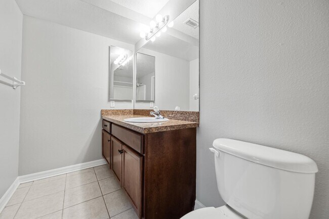 Building Photo - 9516 Amberdale Ct