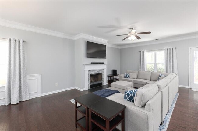 Building Photo - 1855 Homeside Dr