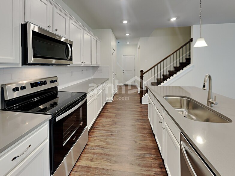 Building Photo - 7034 Garrett Ct