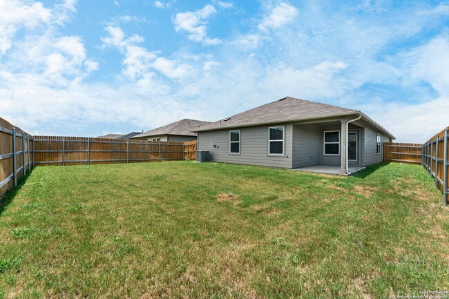 Building Photo - 140 Fireoak Dr