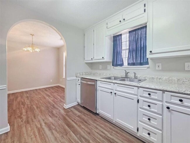 Building Photo - 4445 Brookridge Dr SW