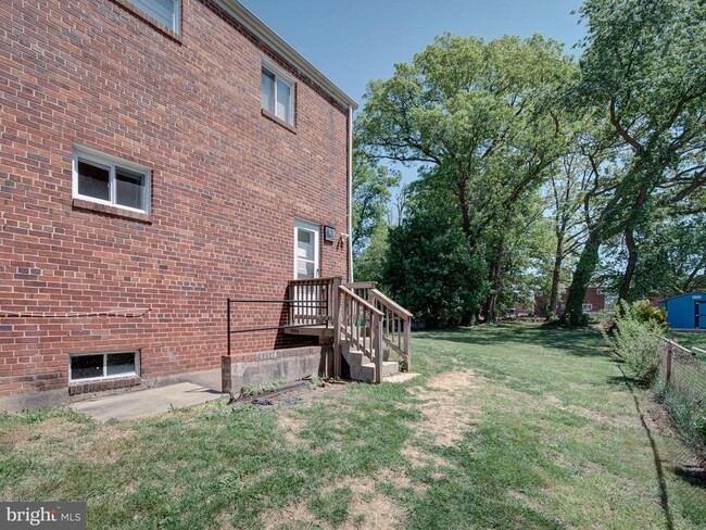 Building Photo - 2611 Keating St
