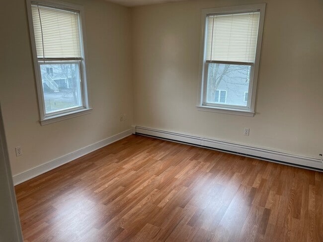 Building Photo - 32 Lincoln Rd