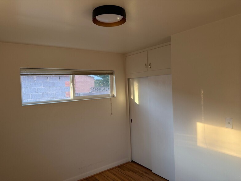 Building Photo - 3285 N 500 E