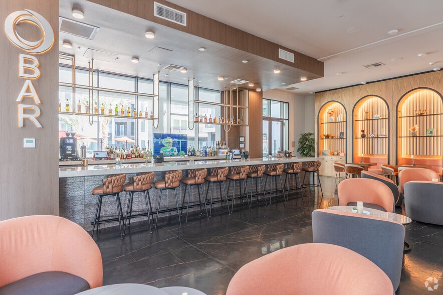 Primary Photo - Otonomus