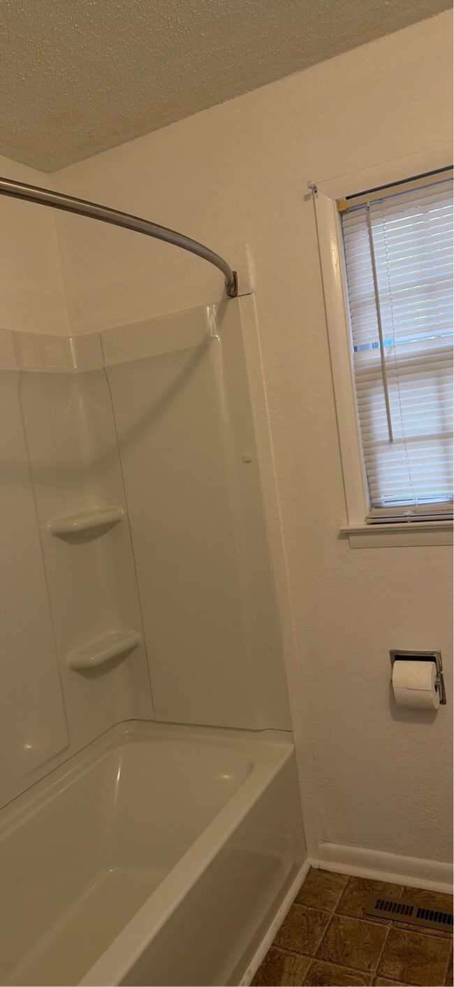 Building Photo - 2721 Clayton Dr NW