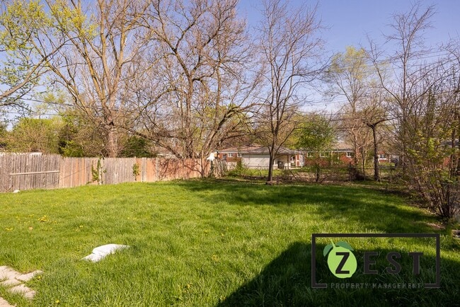 Building Photo - 3 BD 1 BA HOME AVAILABLE NOW! 1,300 Monthly