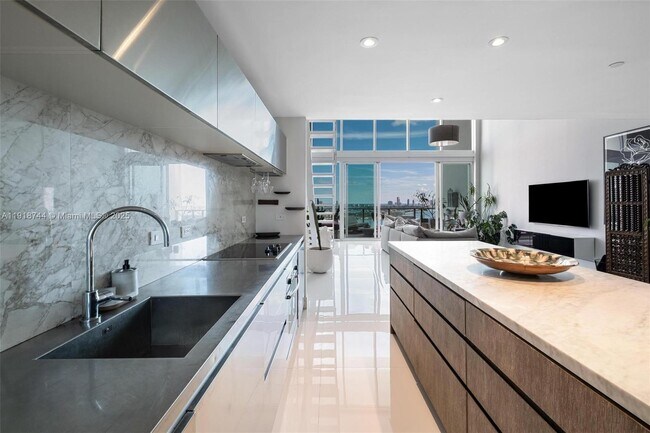 Building Photo - 1040 Biscayne Blvd