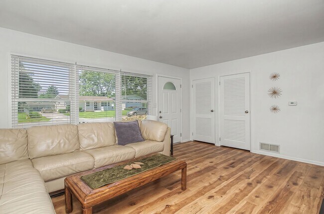 Building Photo - CHARMING RANCH!! 3 Bed, 1 Bath Home in Ames