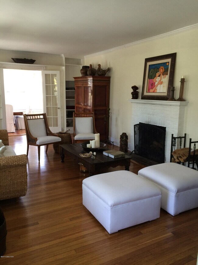 Building Photo - 35 Rockview Dr