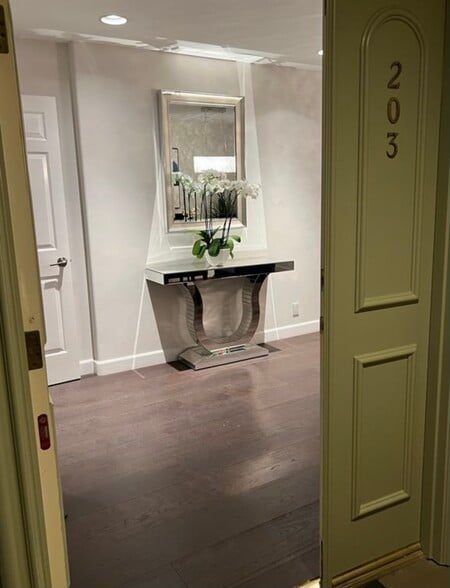 Building Photo - 1817 Selby Ave