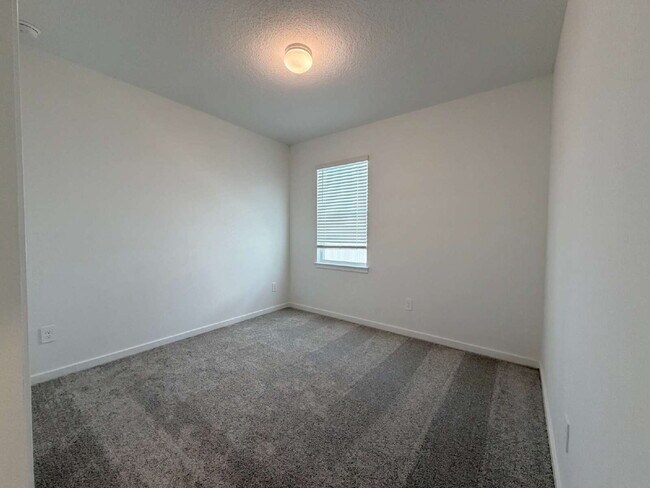 Building Photo - 3973 Big Sky Dr