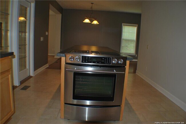 Building Photo - 845 Log Cabin Dr