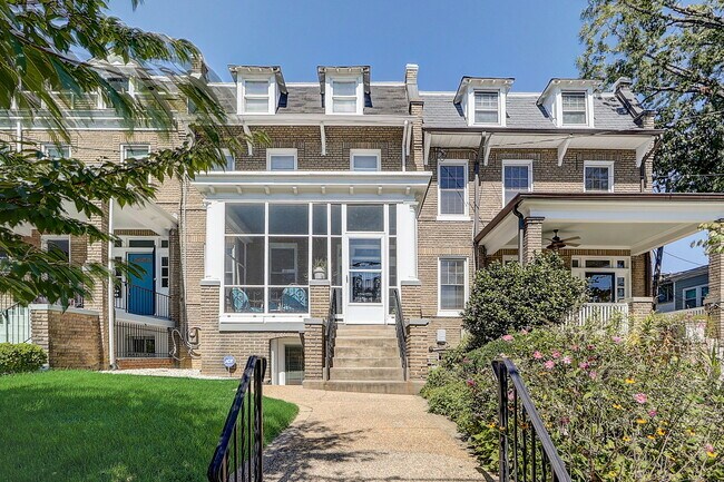 Building Photo - 1513 Allison St NW