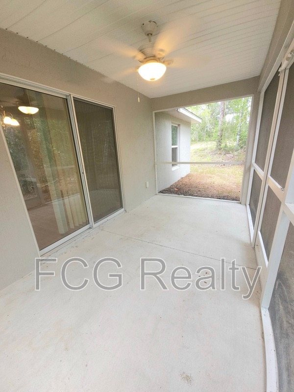 Building Photo - 9999 N Sandree Dr
