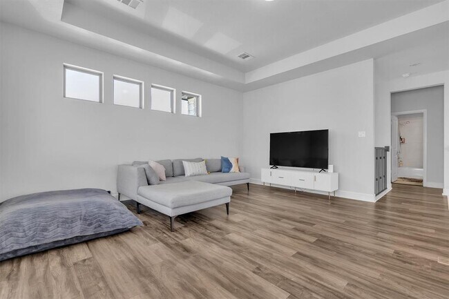Building Photo - 113 Lenera Dr