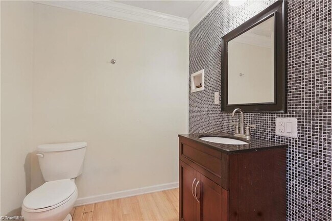 Building Photo - 1002 Phineas Dr