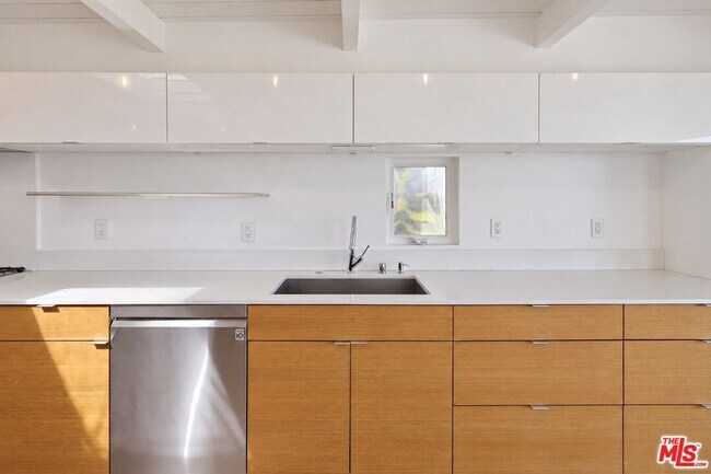Building Photo - 2226 Ronda Vista Dr