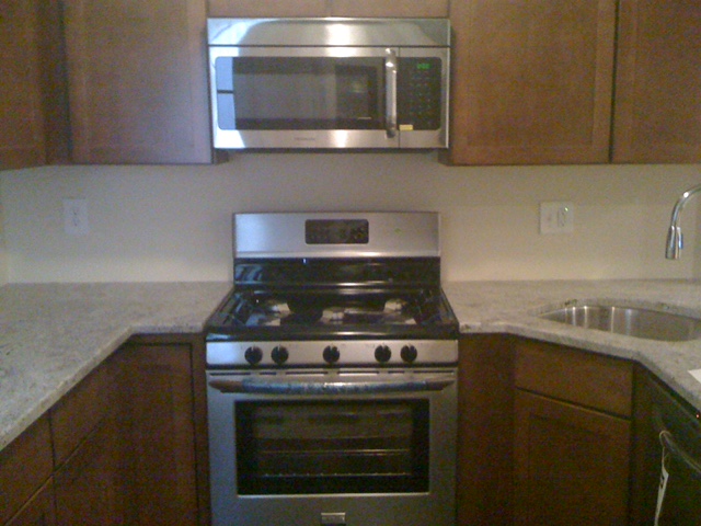 Kitchen - 525 Fitzwater St