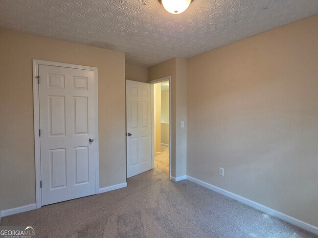 Building Photo - 1718 Grove Way
