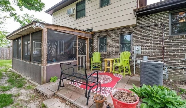 Building Photo - 304 Windmere Dr