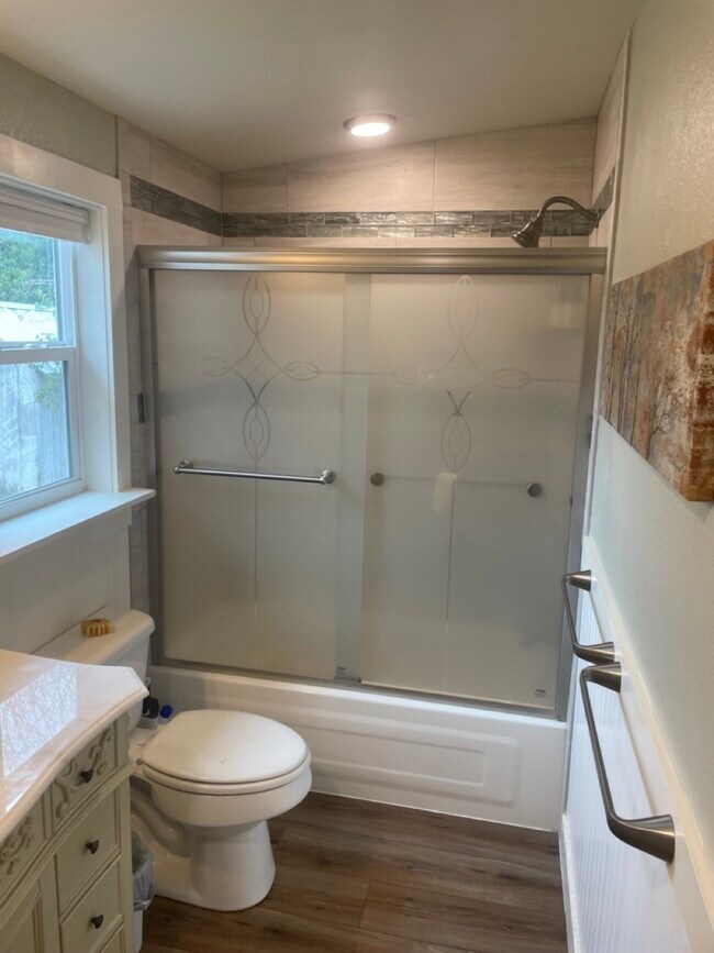 Building Photo - 1120 Aransas St