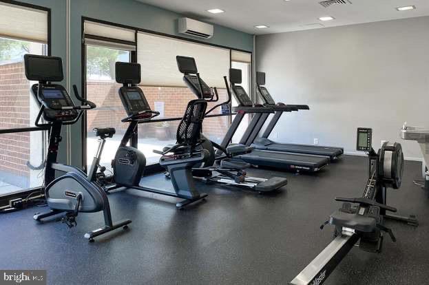 Building Photo - 6800 Fleetwood Rd