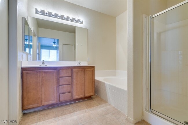 Building Photo - 193 Crown Imperial St