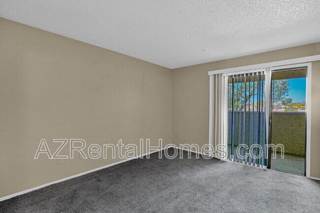 Building Photo - 8155 E Roosevelt St