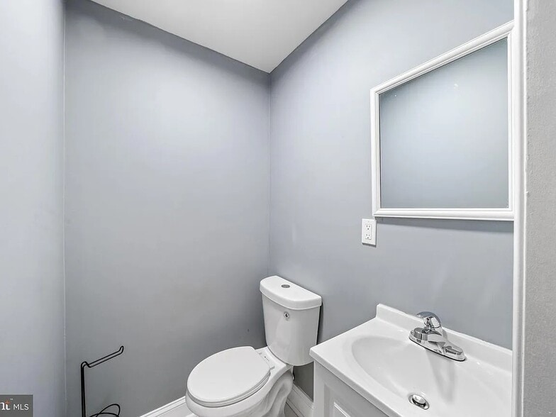 Building Photo - 431 S Harrison St