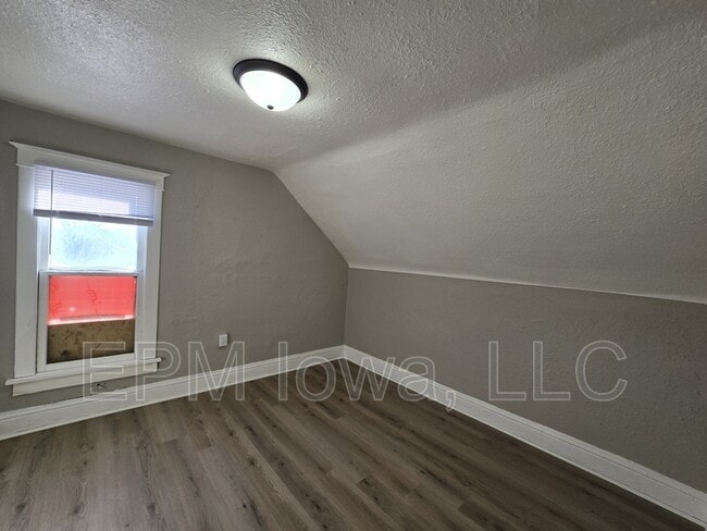 Building Photo - 827 Dawson St