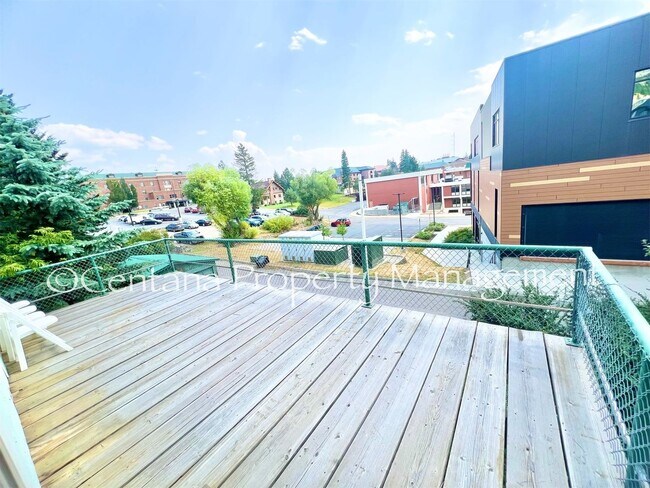 Building Photo - 1340 W Granite St