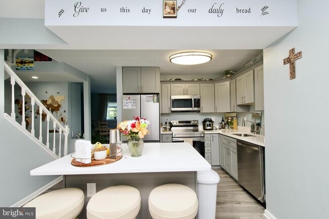 Building Photo - 9885 Burke Pond Ct
